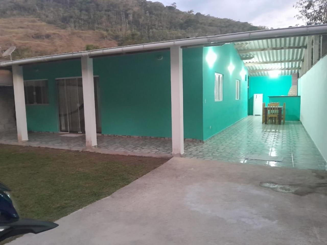 הוילה אובטובה Casa Ampla E Confortavel A 10 Minutos Praia Ubatumirim Cambuca מראה חיצוני תמונה